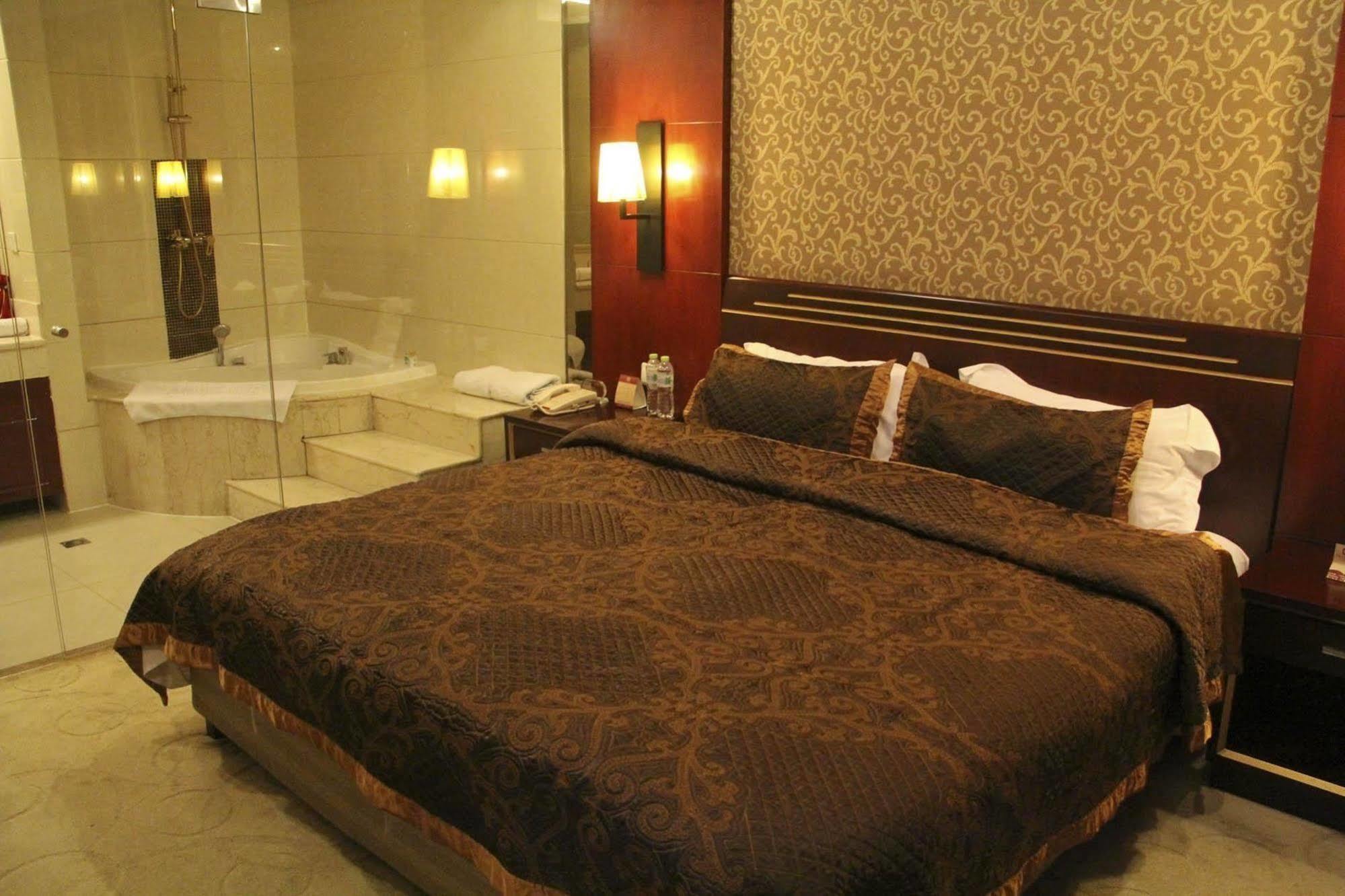 Jingzhou International Hotel شيجياتشوانج المظهر الخارجي الصورة